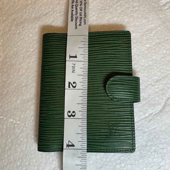 Louis Vuitton Green Epi phone book card holder **RARE** - Picture 9 of 16